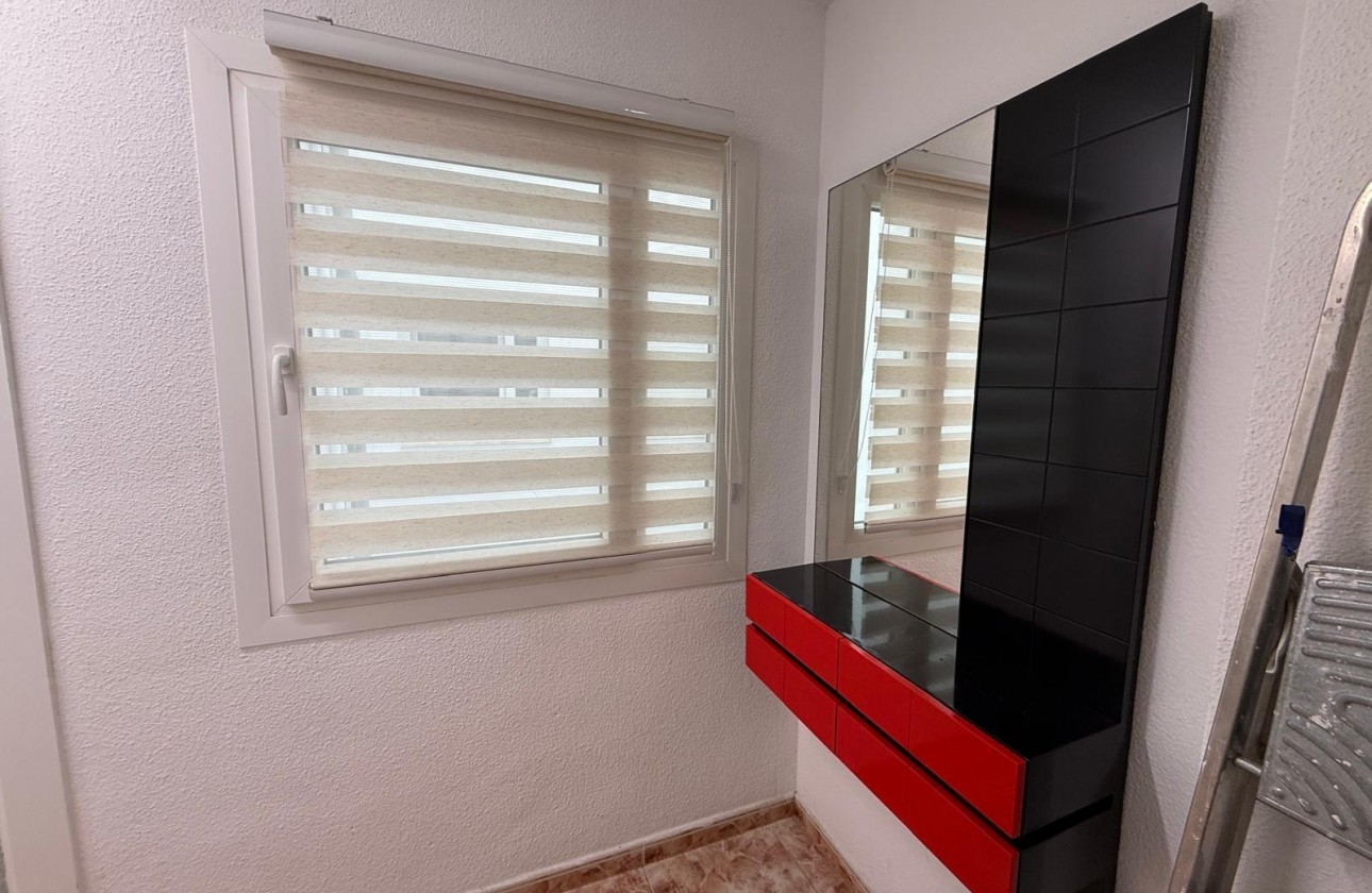 Resale - Apartment / flat - Torrevieja - Playa de los Locos
