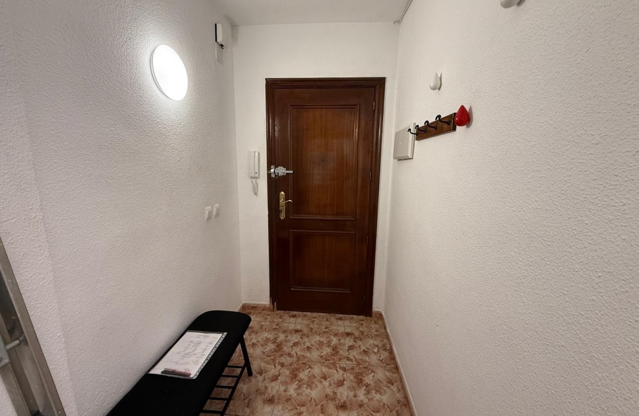 Resale - Apartment / flat - Torrevieja - Playa de los Locos