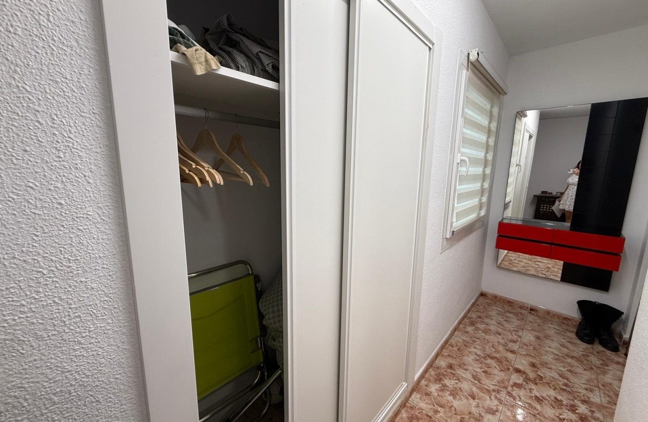 Resale - Apartment / flat - Torrevieja - Playa de los Locos
