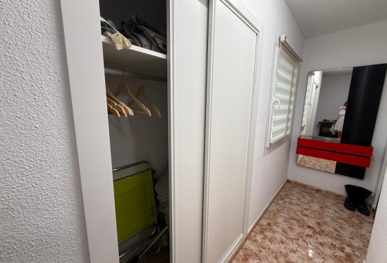 Resale - Apartment / flat - Torrevieja - Playa de los Locos
