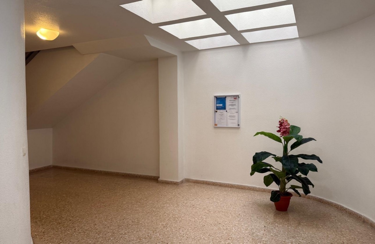 Resale - Apartment / flat - Torrevieja - Playa de los Locos