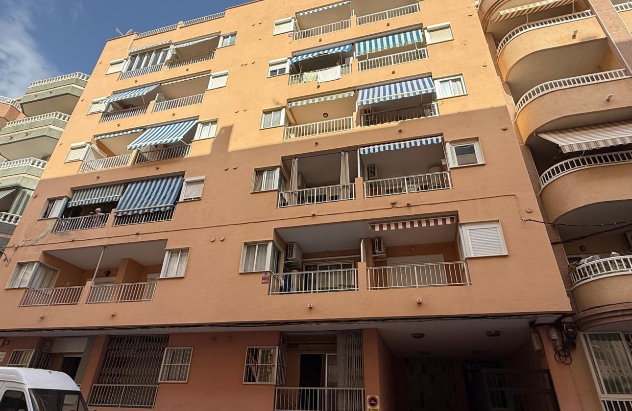 Resale - Apartment / flat - Torrevieja - Playa de los Locos