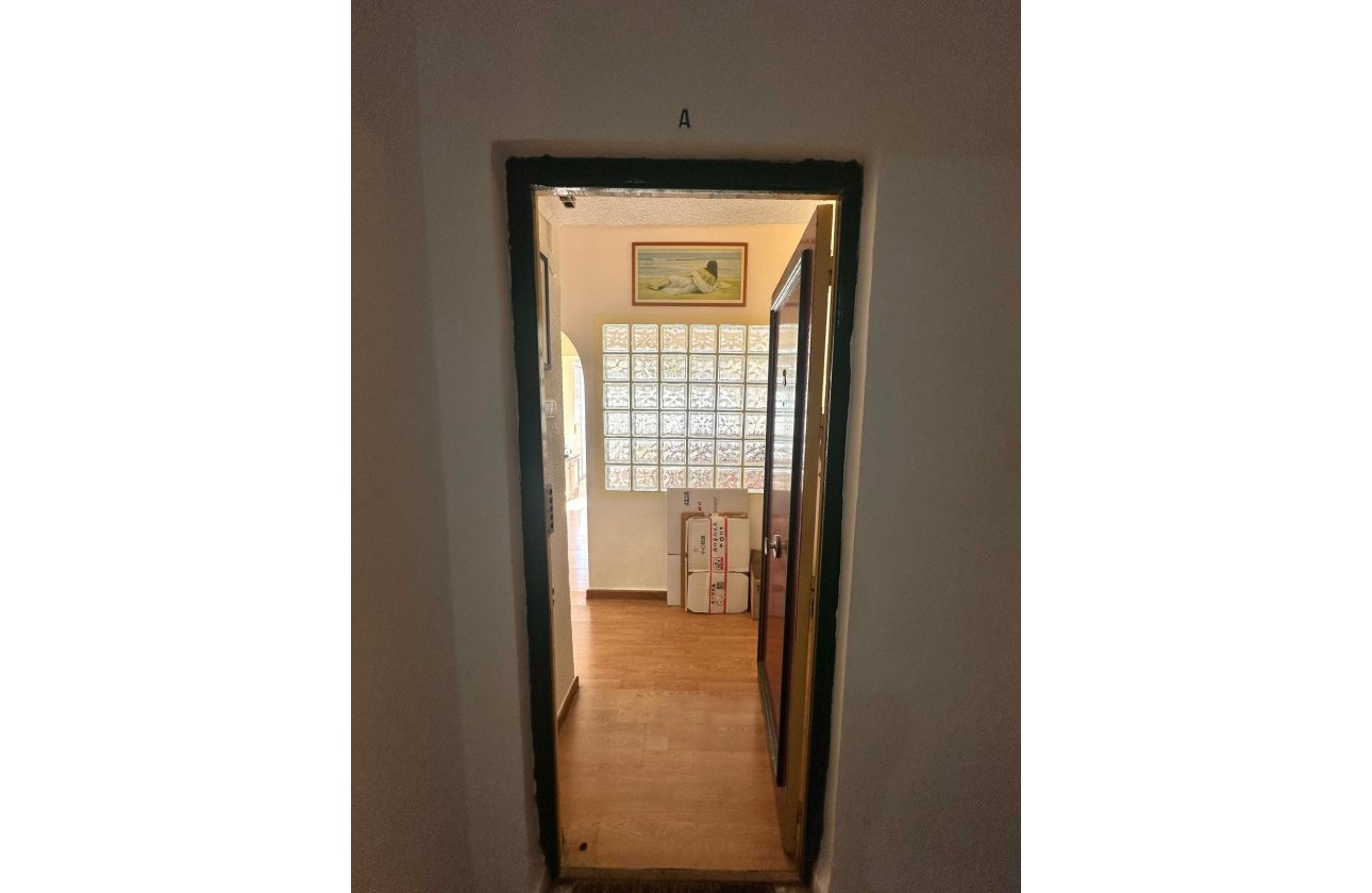 Resale - Apartment / flat - Torrevieja - Estacion de autobuses