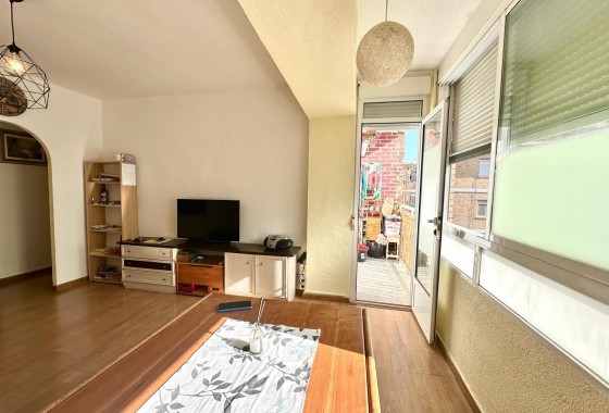 Resale - Apartment / flat - Torrevieja - Estacion de autobuses