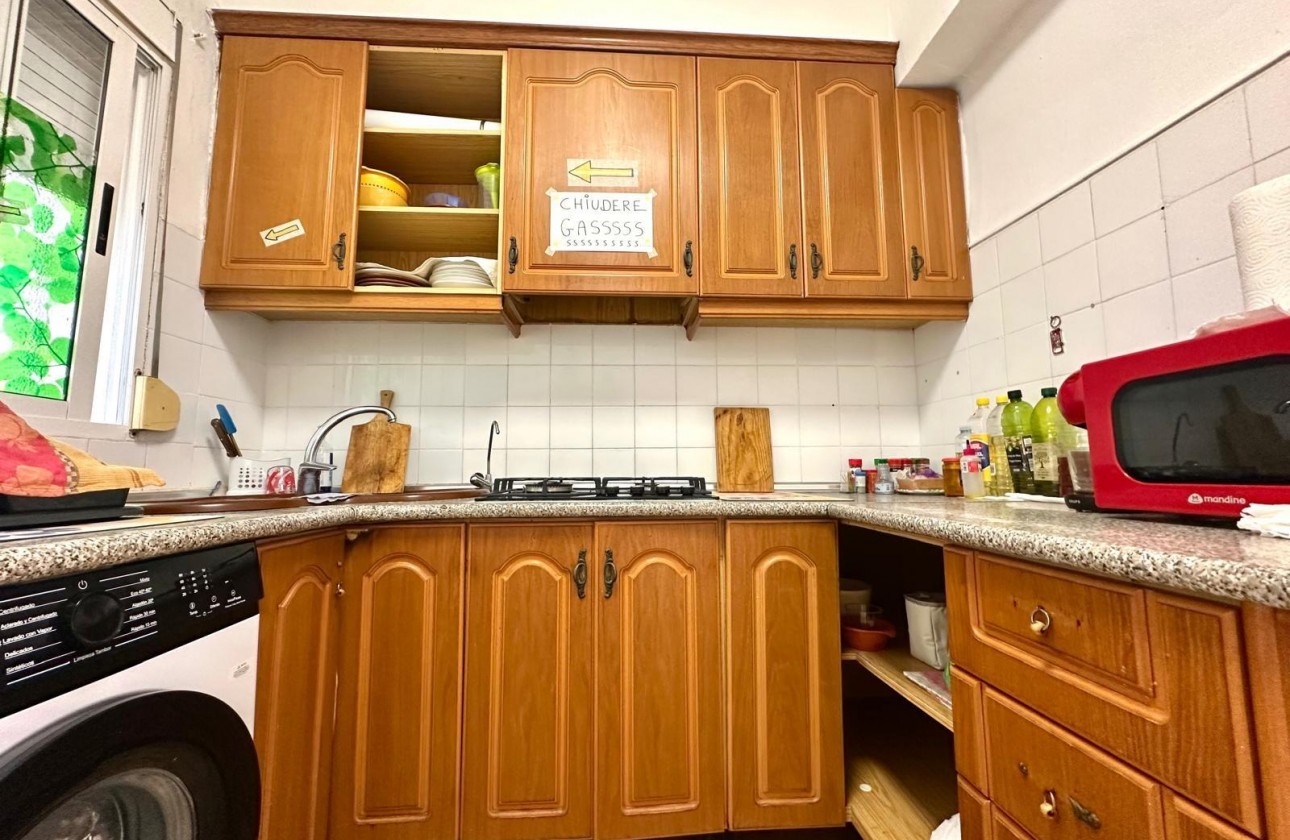 Resale - Apartment / flat - Torrevieja - Estacion de autobuses