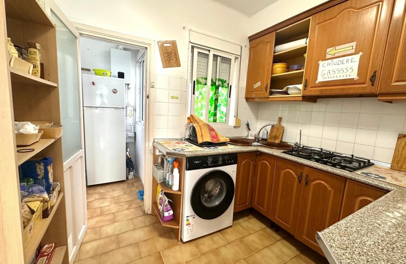 Resale - Apartment / flat - Torrevieja - Estacion de autobuses