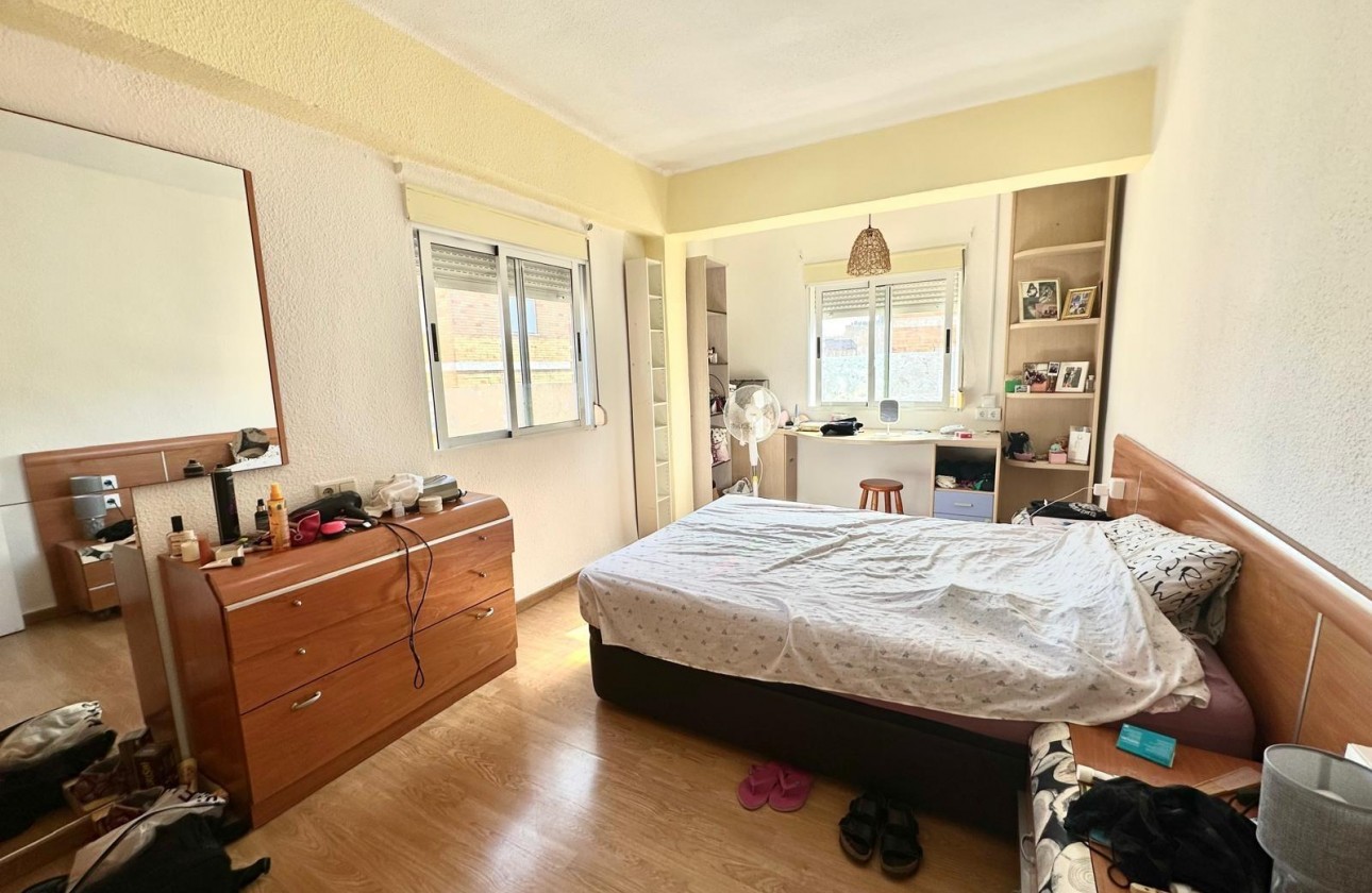 Resale - Apartment / flat - Torrevieja - Estacion de autobuses
