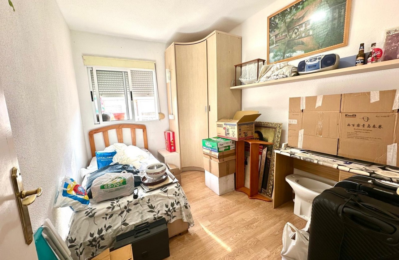 Resale - Apartment / flat - Torrevieja - Estacion de autobuses