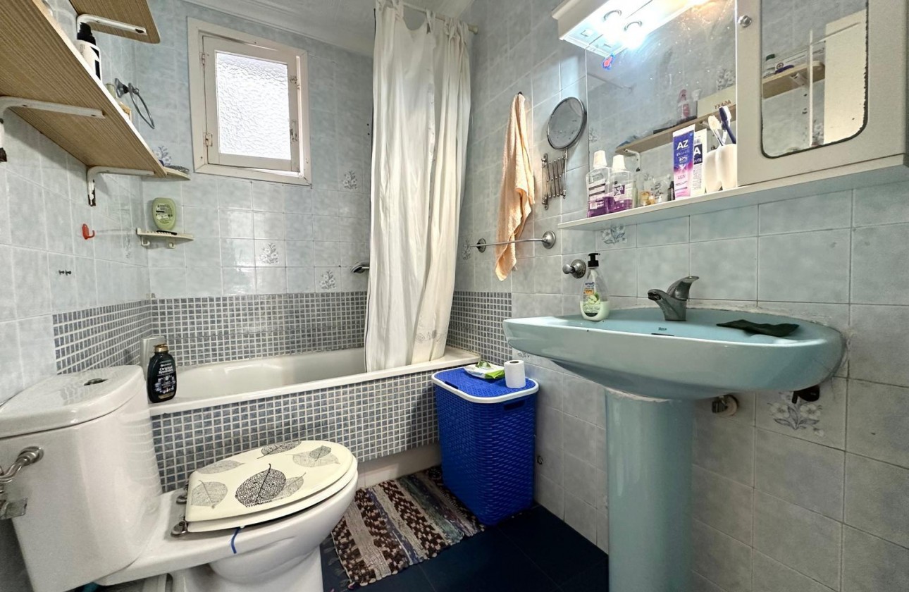 Resale - Apartment / flat - Torrevieja - Estacion de autobuses