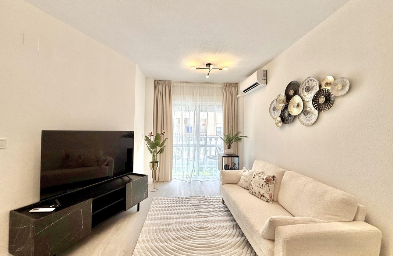 Resale - Apartment / flat - Torrevieja - Playa del Cura