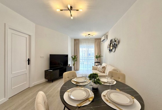 Resale - Apartment / flat - Torrevieja - Playa del Cura