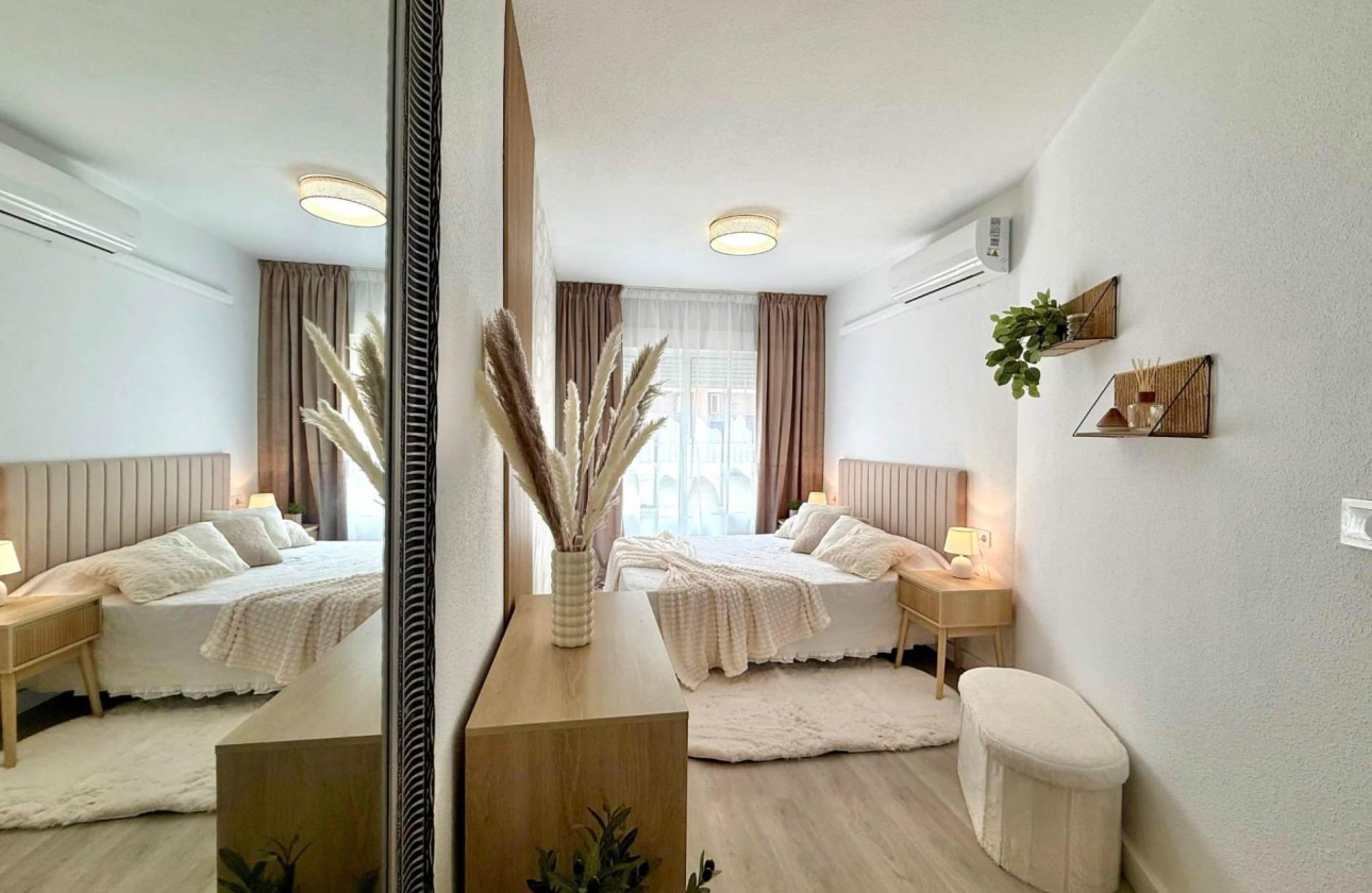 Resale - Apartment / flat - Torrevieja - Playa del Cura