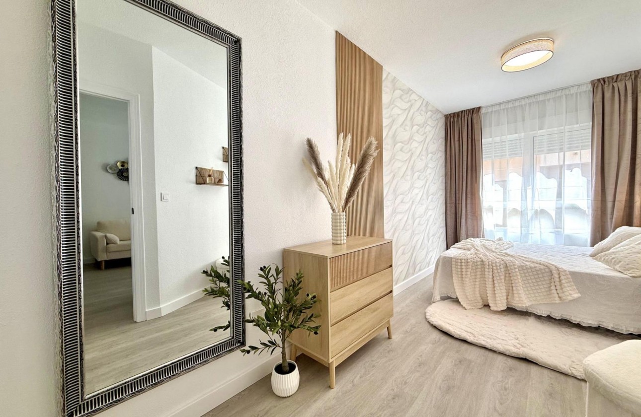 Resale - Apartment / flat - Torrevieja - Playa del Cura