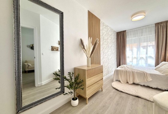 Resale - Apartment / flat - Torrevieja - Playa del Cura
