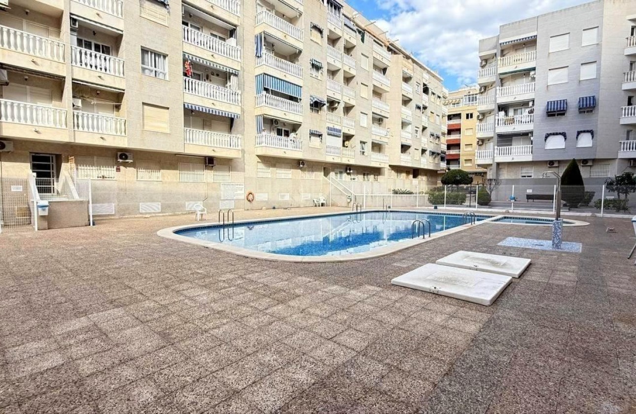 Resale - Apartment / flat - Torrevieja - Playa del Cura