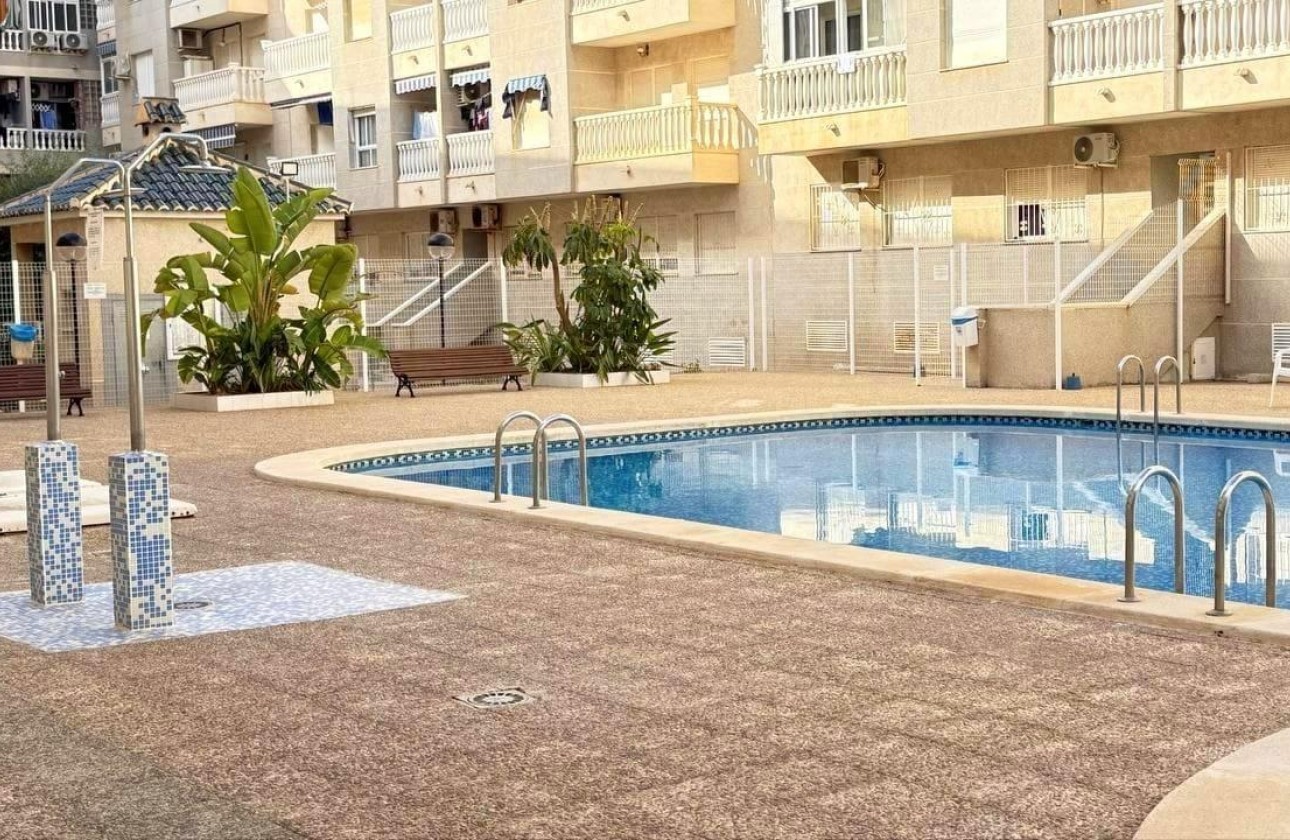 Resale - Apartment / flat - Torrevieja - Playa del Cura
