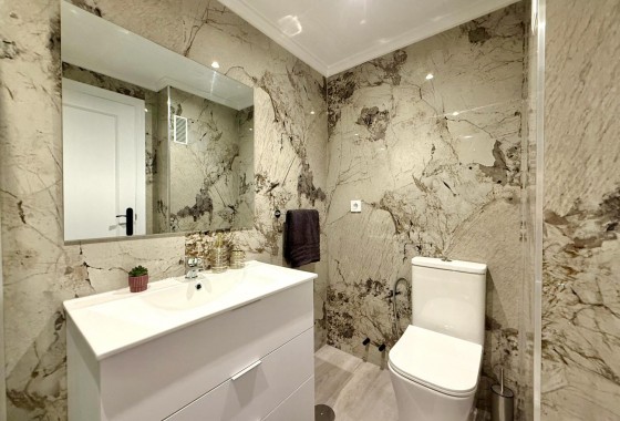 Resale - Apartment / flat - Torrevieja - Playa del Cura