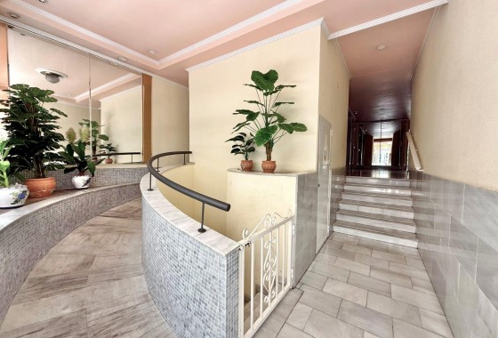 Resale - Apartment / flat - Torrevieja - Playa del Cura