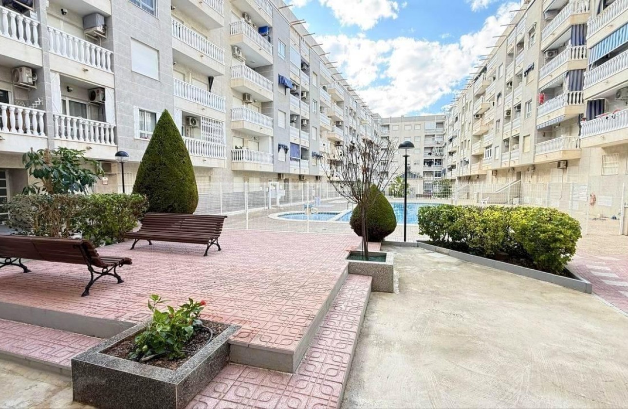 Resale - Apartment / flat - Torrevieja - Playa del Cura