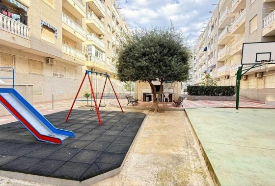 Resale - Apartment / flat - Torrevieja - Playa del Cura