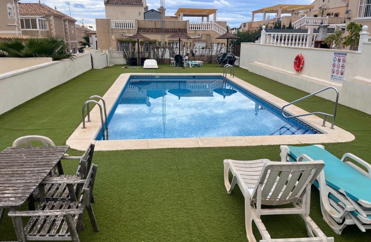 Resale - Duplex - San Miguel de Salinas - Las Filipinas