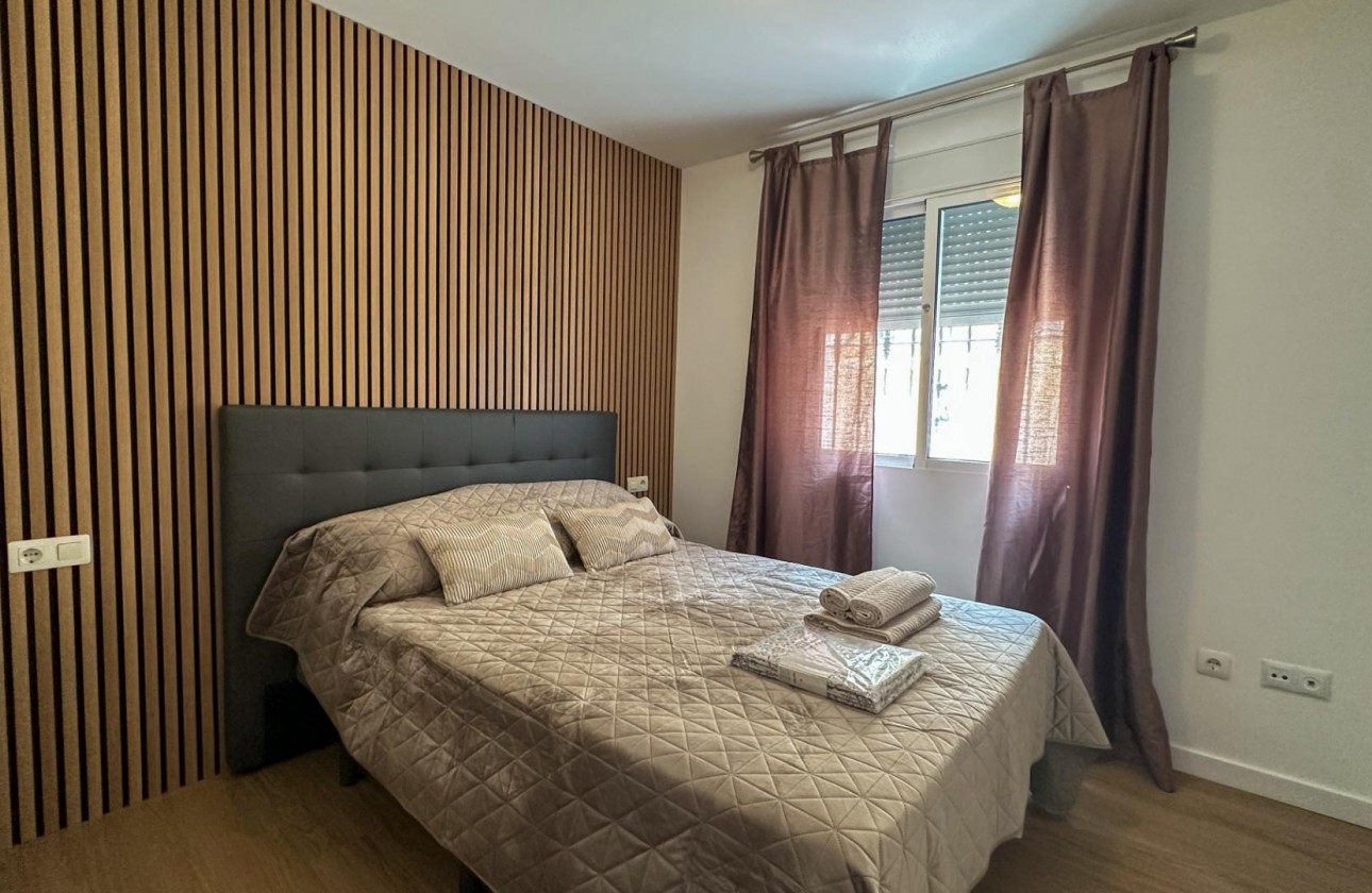 Resale - Duplex - San Miguel de Salinas - Las Filipinas