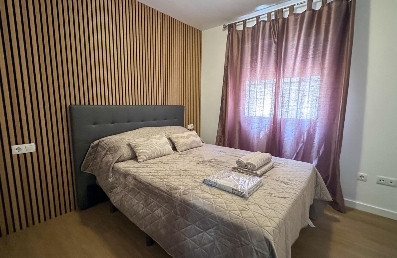 Resale - Duplex - San Miguel de Salinas - Las Filipinas