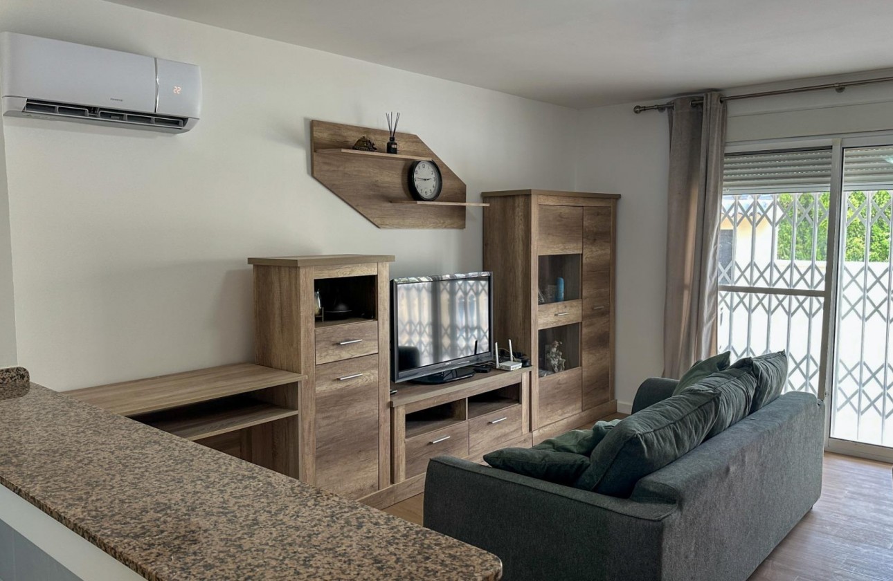 Resale - Duplex - San Miguel de Salinas - Las Filipinas