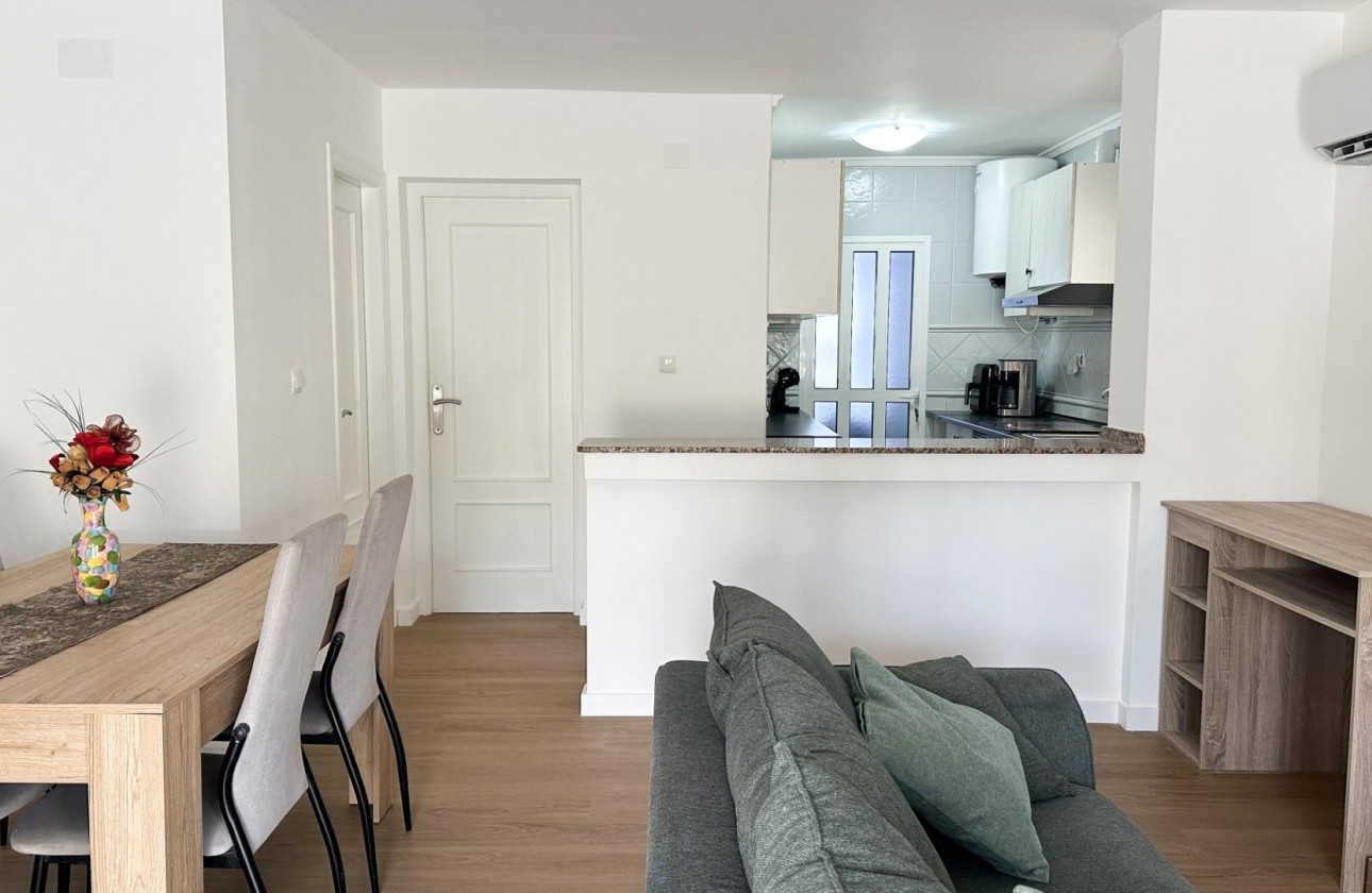 Resale - Duplex - San Miguel de Salinas - Las Filipinas