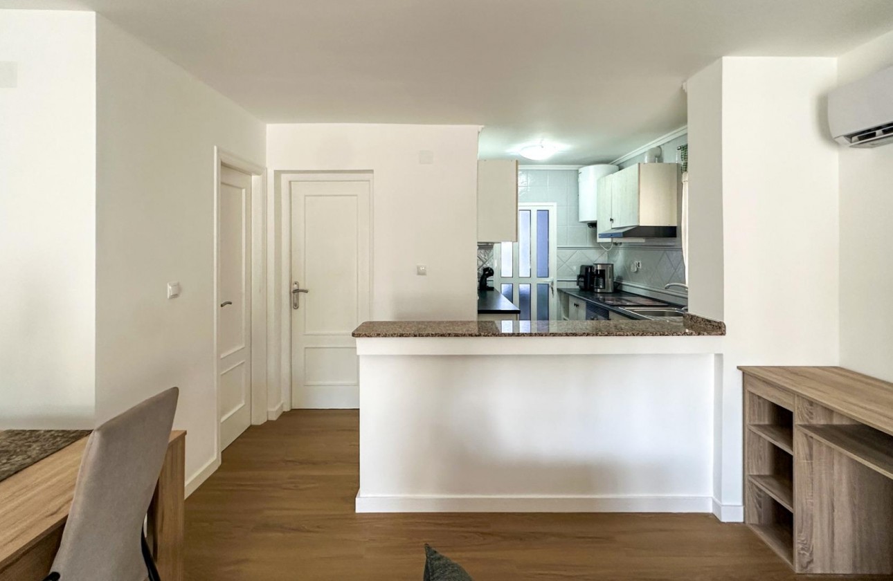 Resale - Duplex - San Miguel de Salinas - Las Filipinas