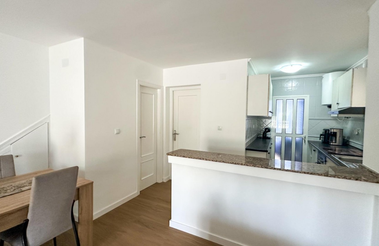 Resale - Duplex - San Miguel de Salinas - Las Filipinas