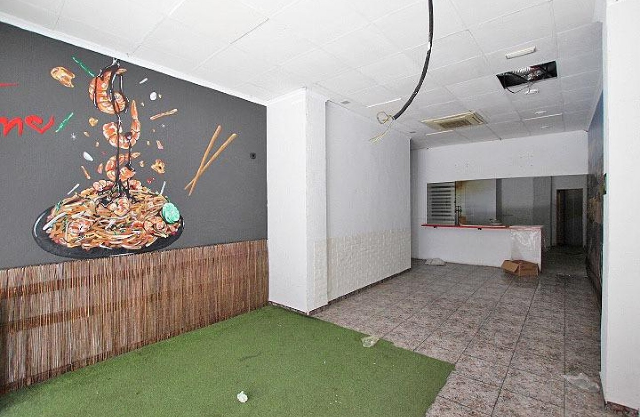 Revente - Commercial - Guardamar del Segura - CENTRO