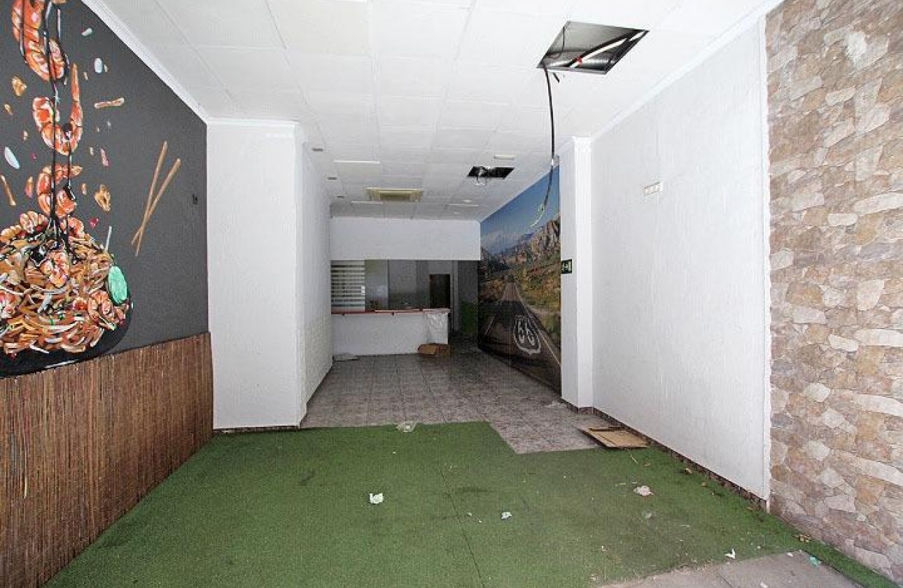 Revente - Commercial - Guardamar del Segura - CENTRO