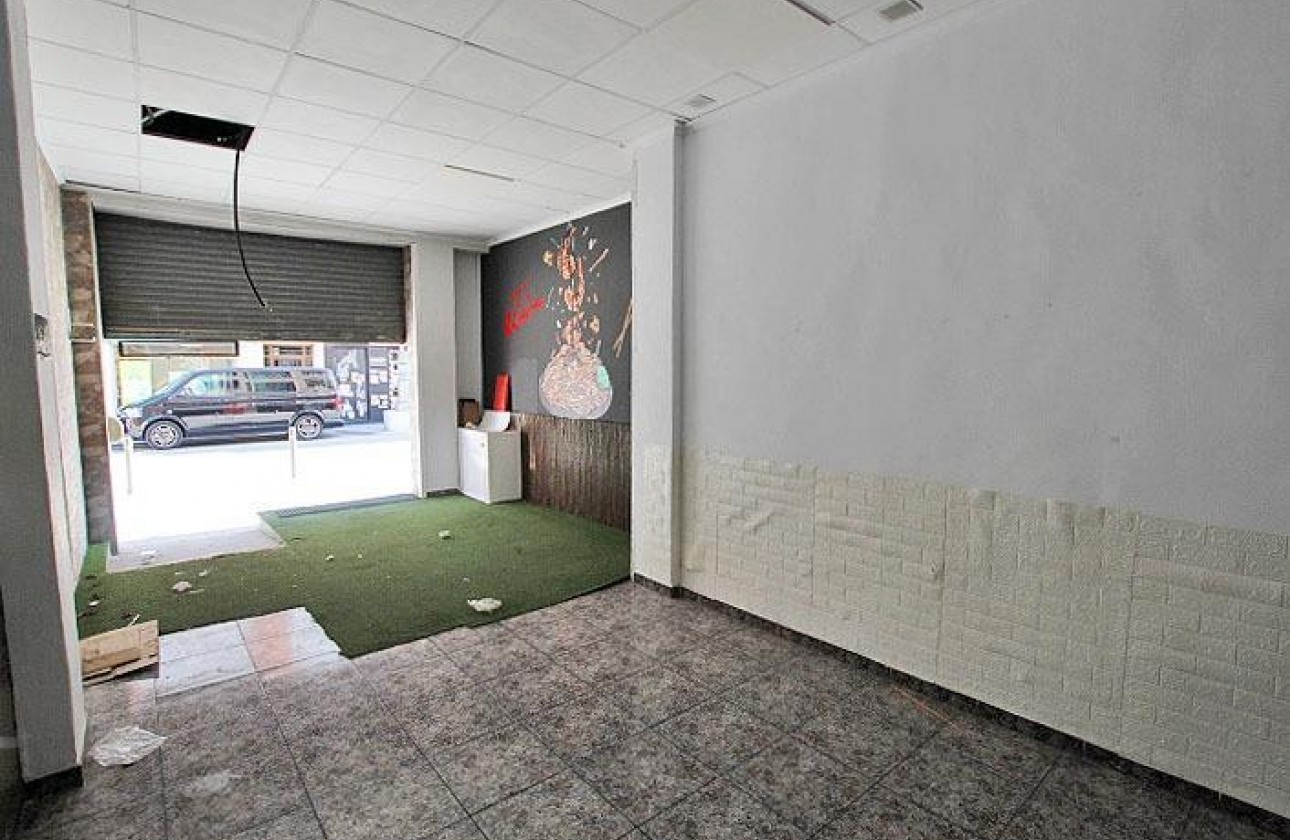 Revente - Commercial - Guardamar del Segura - CENTRO