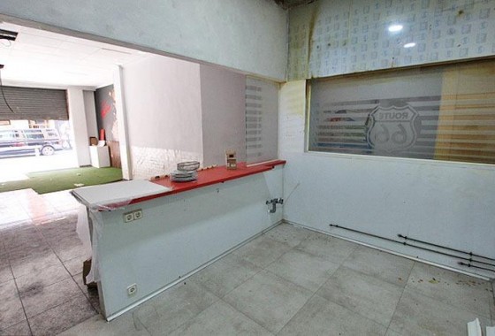 Revente - Commercial - Guardamar del Segura - CENTRO