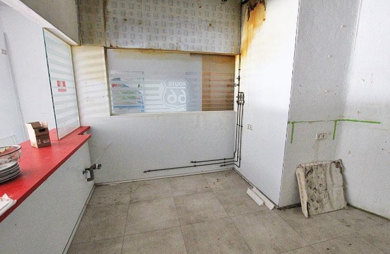 Revente - Commercial - Guardamar del Segura - CENTRO