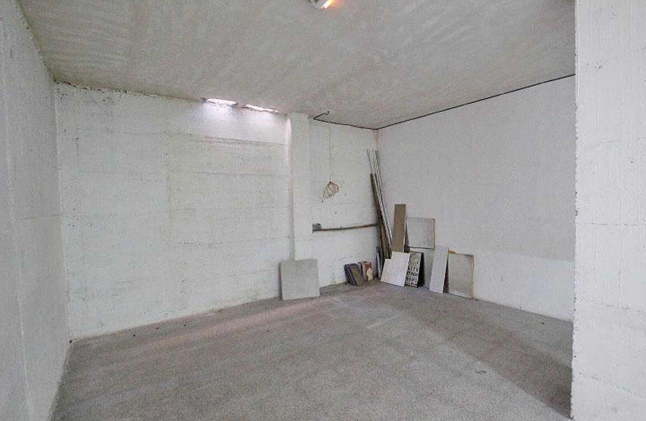 Revente - Commercial - Guardamar del Segura - CENTRO