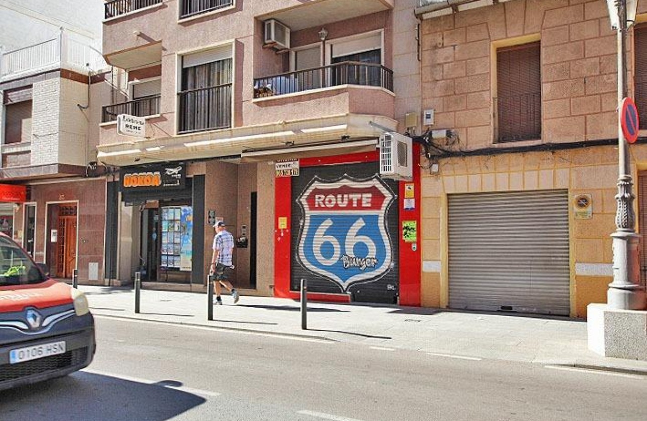 Revente - Commercial - Guardamar del Segura - CENTRO