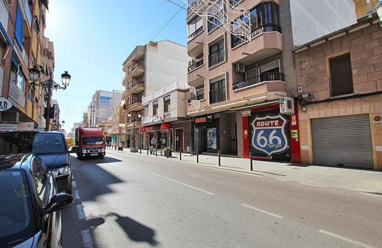Revente - Commercial - Guardamar del Segura - CENTRO
