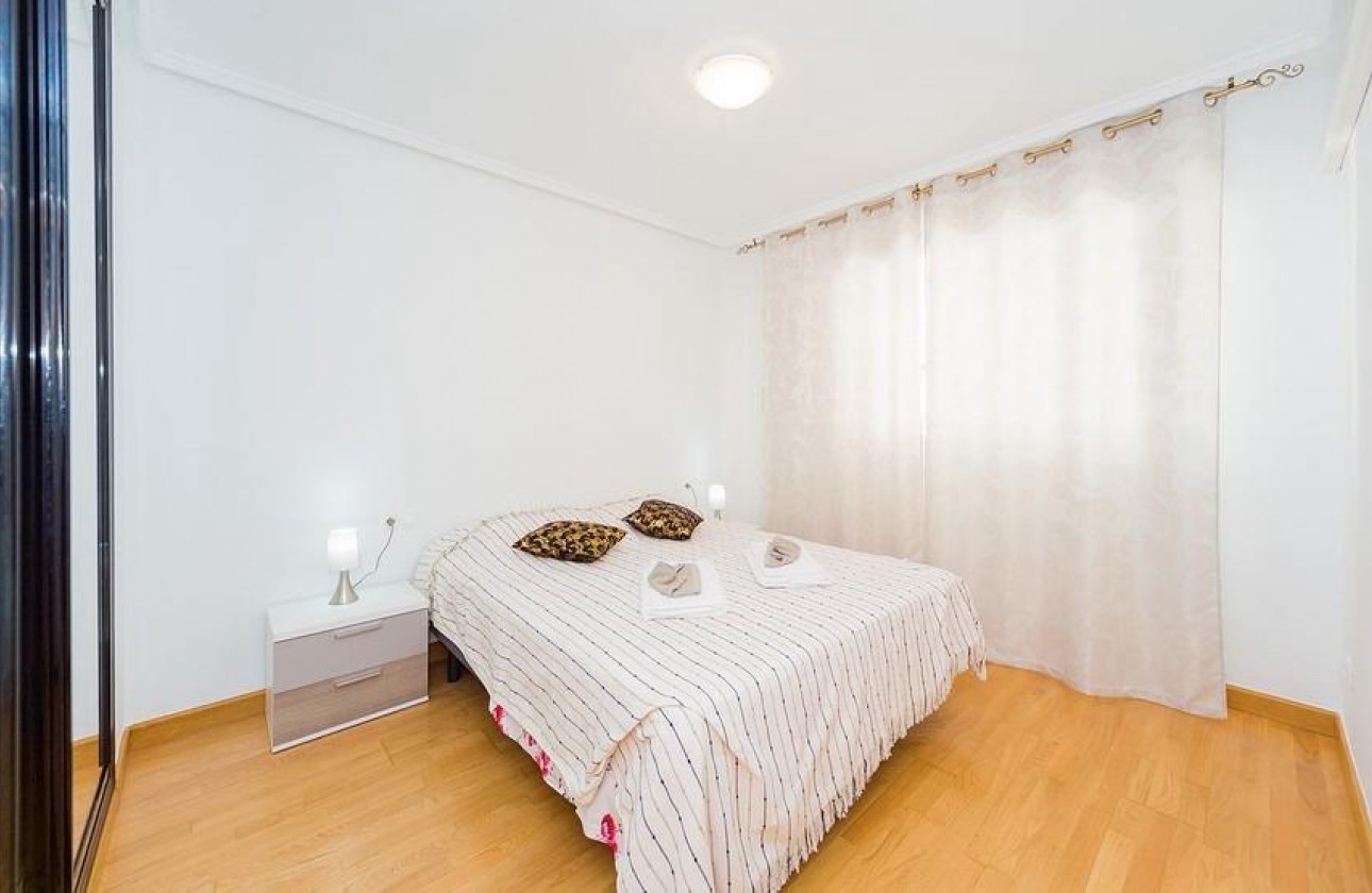 Resale - Apartment / flat - Torrevieja - Playa del Cura