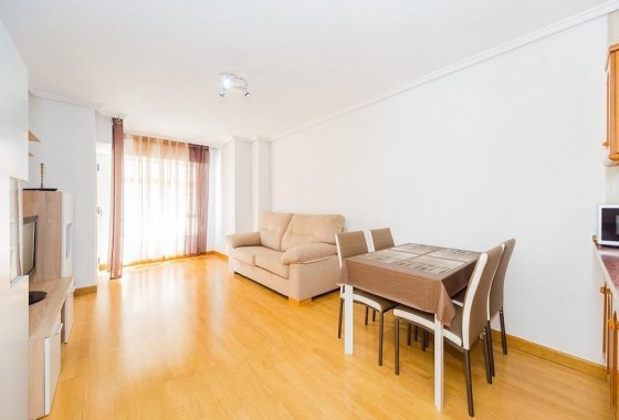 Resale - Apartment / flat - Torrevieja - Playa del Cura