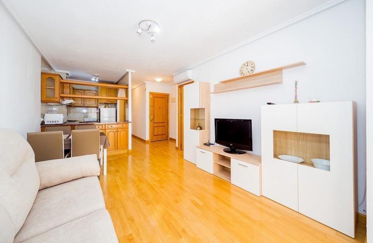 Resale - Apartment / flat - Torrevieja - Playa del Cura