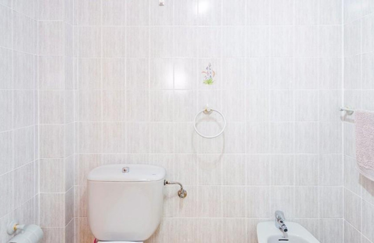 Resale - Apartment / flat - Torrevieja - Playa del Cura