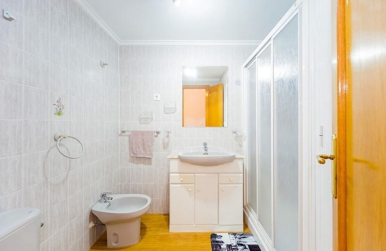 Resale - Apartment / flat - Torrevieja - Playa del Cura