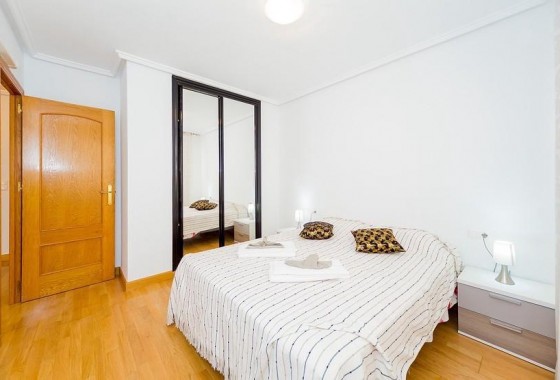 Resale - Apartment / flat - Torrevieja - Playa del Cura