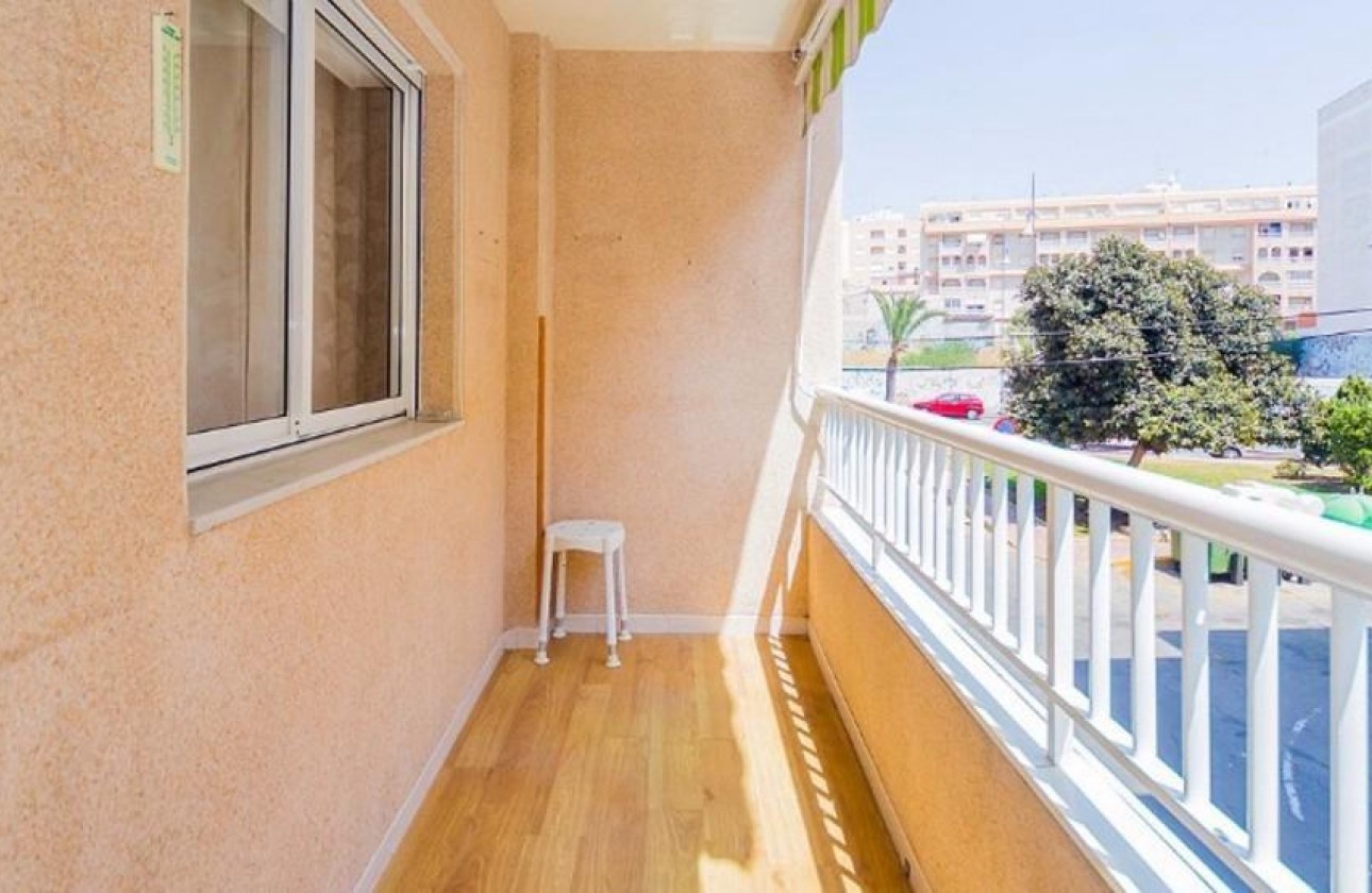 Resale - Apartment / flat - Torrevieja - Playa del Cura