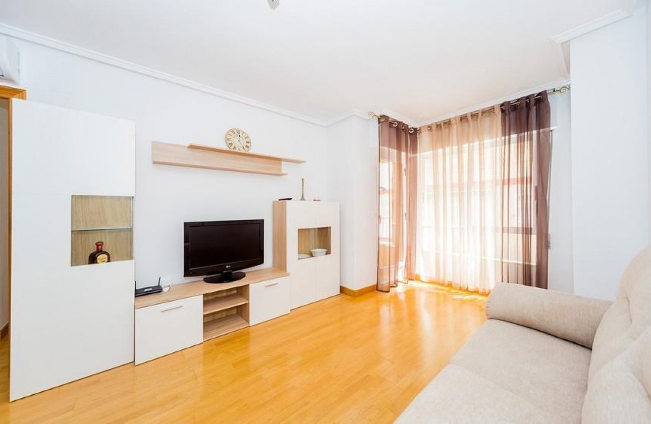 Resale - Apartment / flat - Torrevieja - Playa del Cura