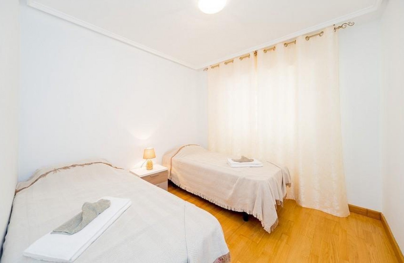 Resale - Apartment / flat - Torrevieja - Playa del Cura