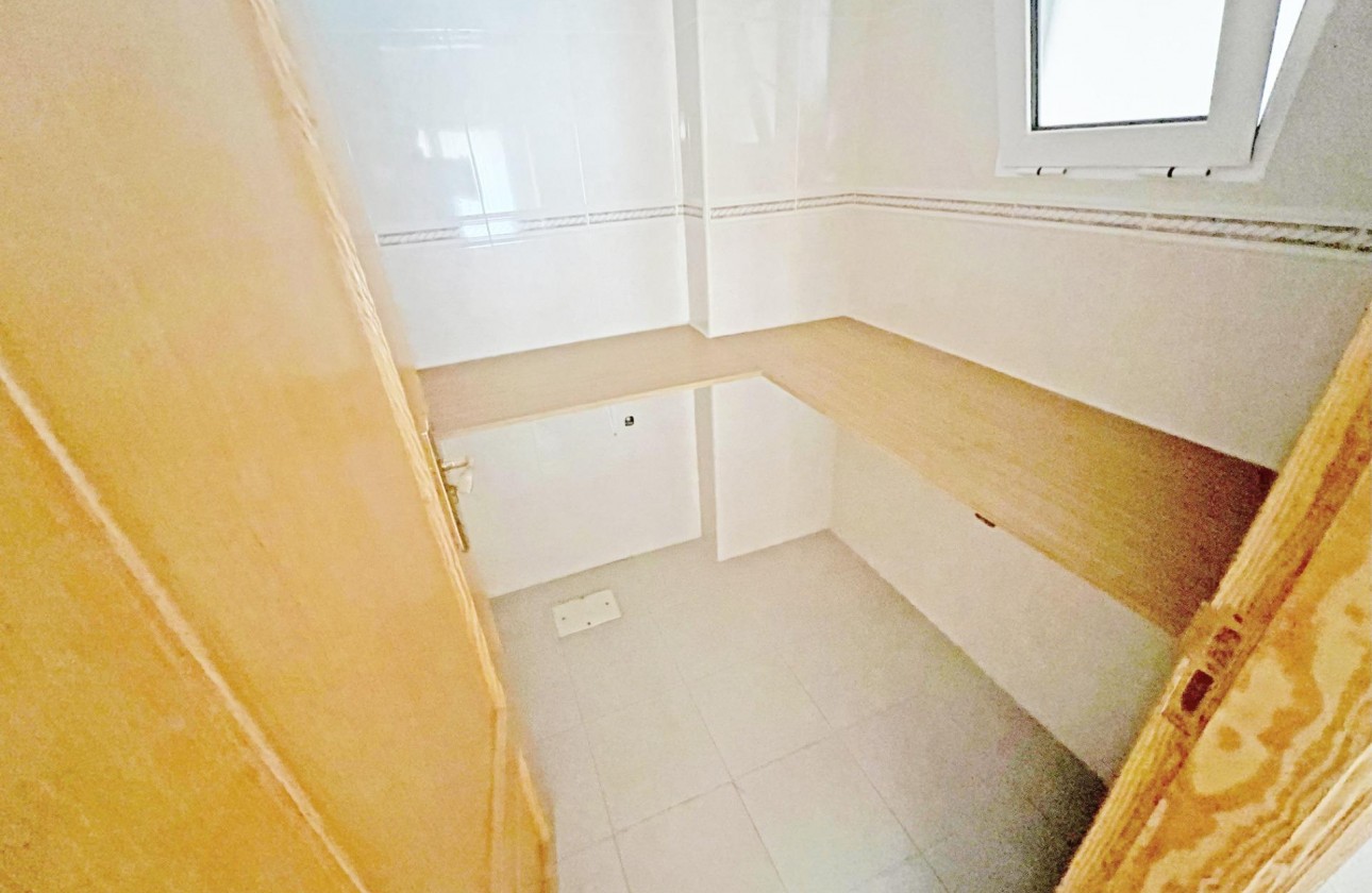 Revente - Commercial - Guardamar del Segura - Pueblo