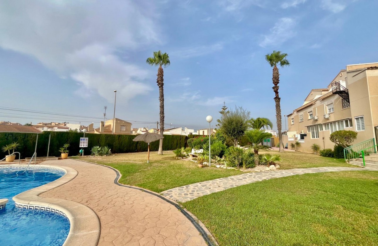 Resale - Bungalow - Orihuela Costa - La Chismosa